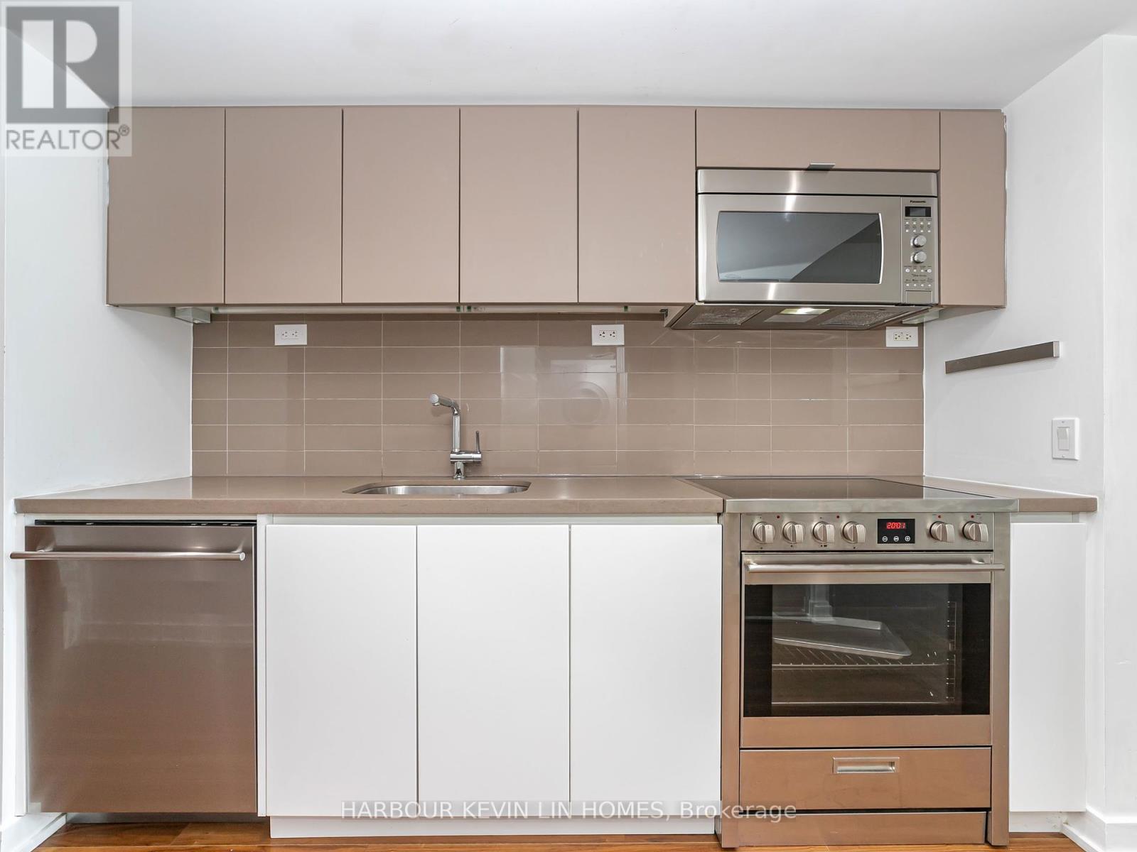 Photo 5 of 1009 75 Queens Wharf Road, Toronto ON