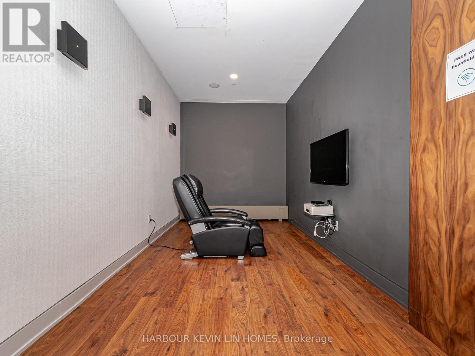 Photo 14 of 1009 75 Queens Wharf Road, Toronto ON