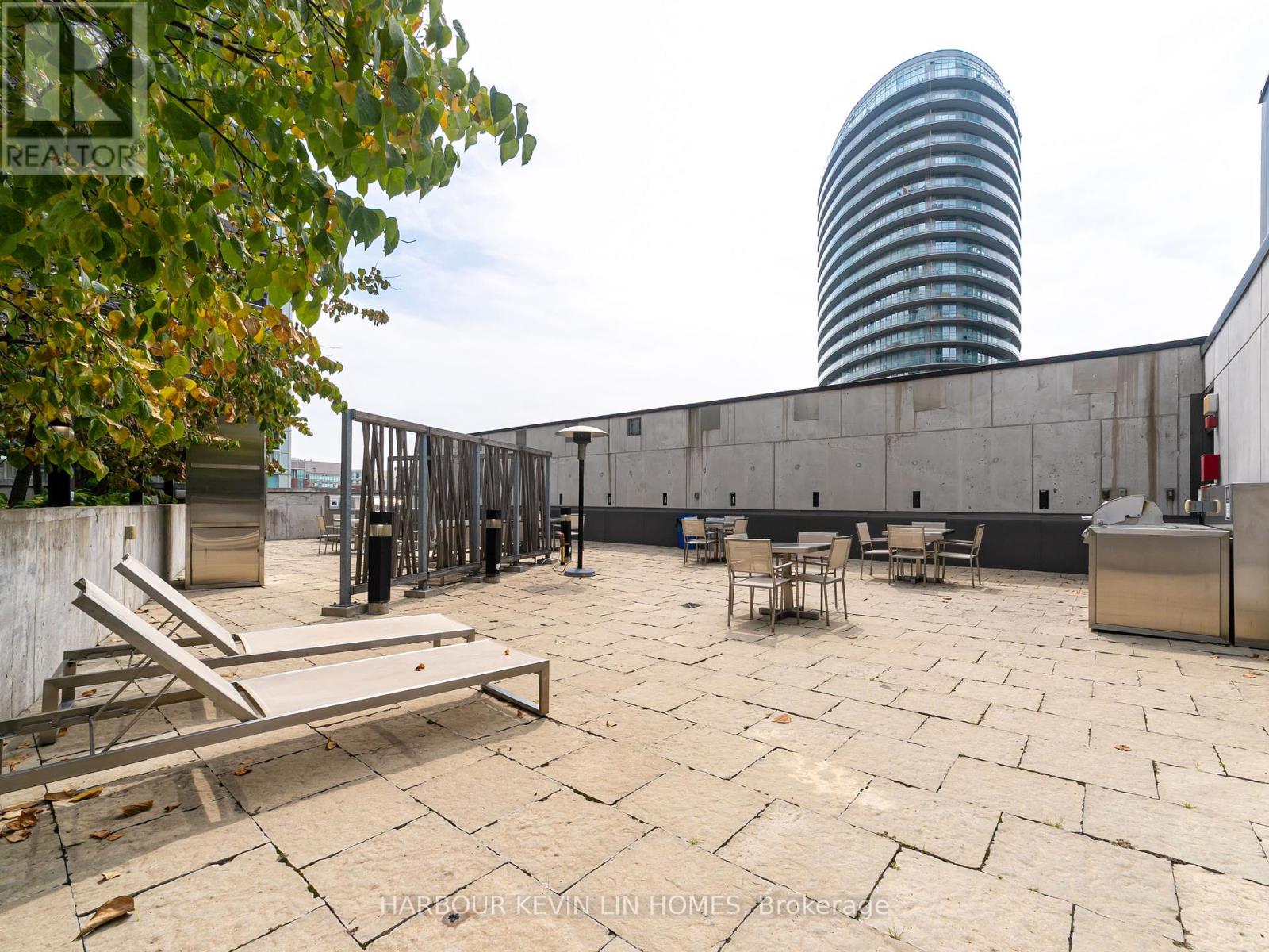 Photo 8 of 1009 75 Queens Wharf Road, Toronto ON