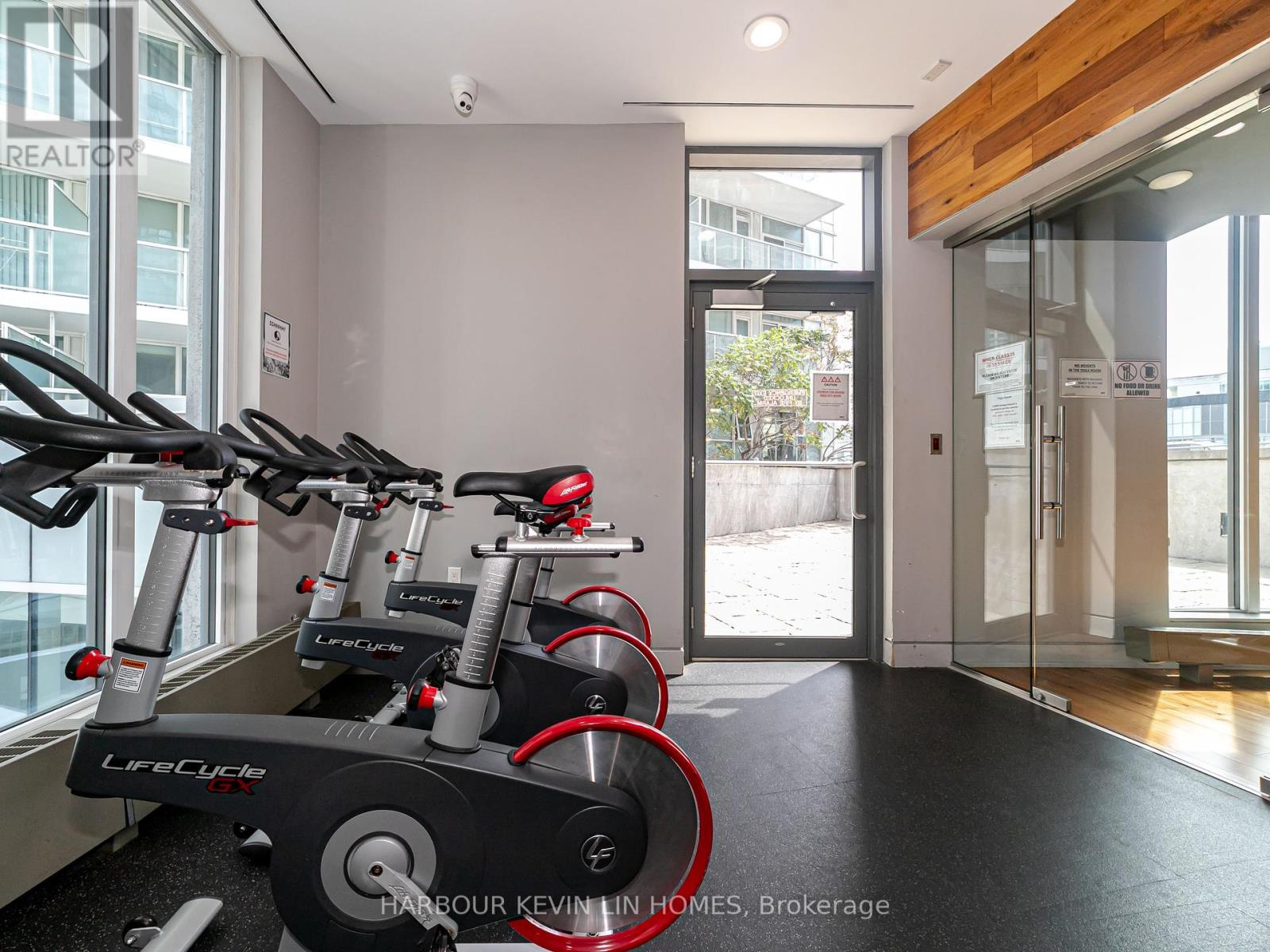 Photo 11 of 1009 75 Queens Wharf Road, Toronto ON