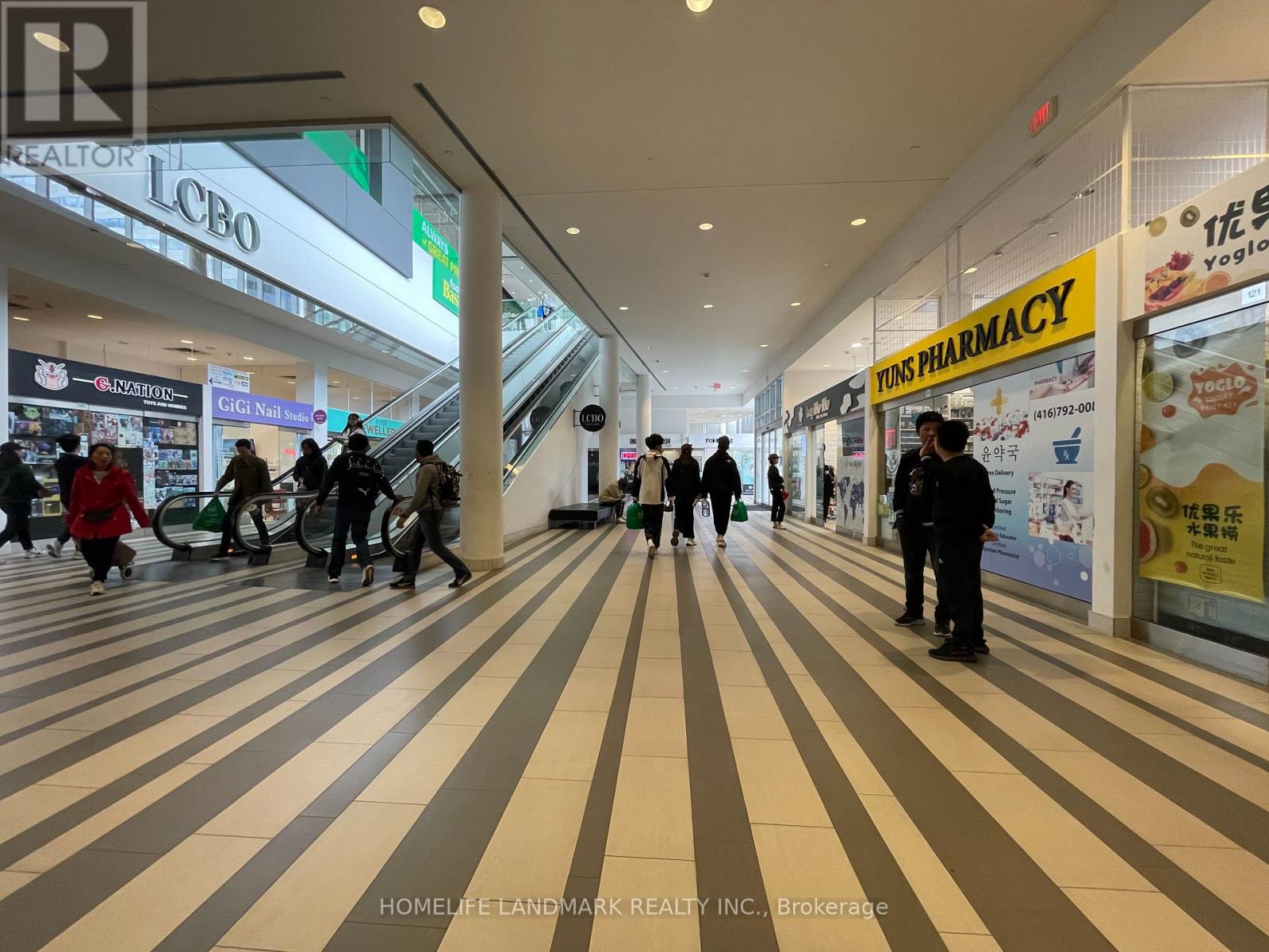 Photo 12 of 122 4750 Yonge Street, Toronto ON