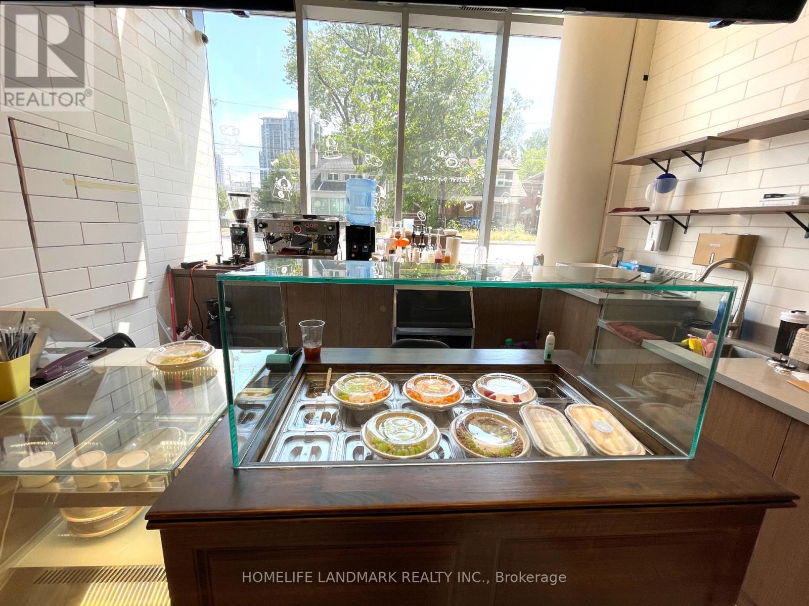 Photo 3 of 122 4750 Yonge Street, Toronto ON