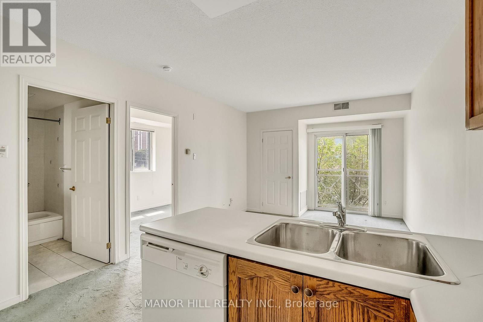 Photo 17 of 301 2351 Kennedy Road, Toronto ON