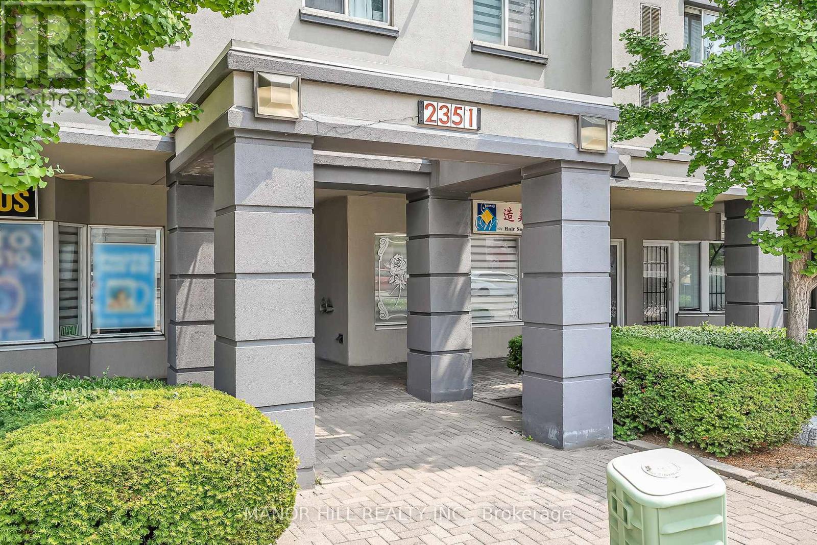 Photo 2 of 301 2351 Kennedy Road, Toronto ON