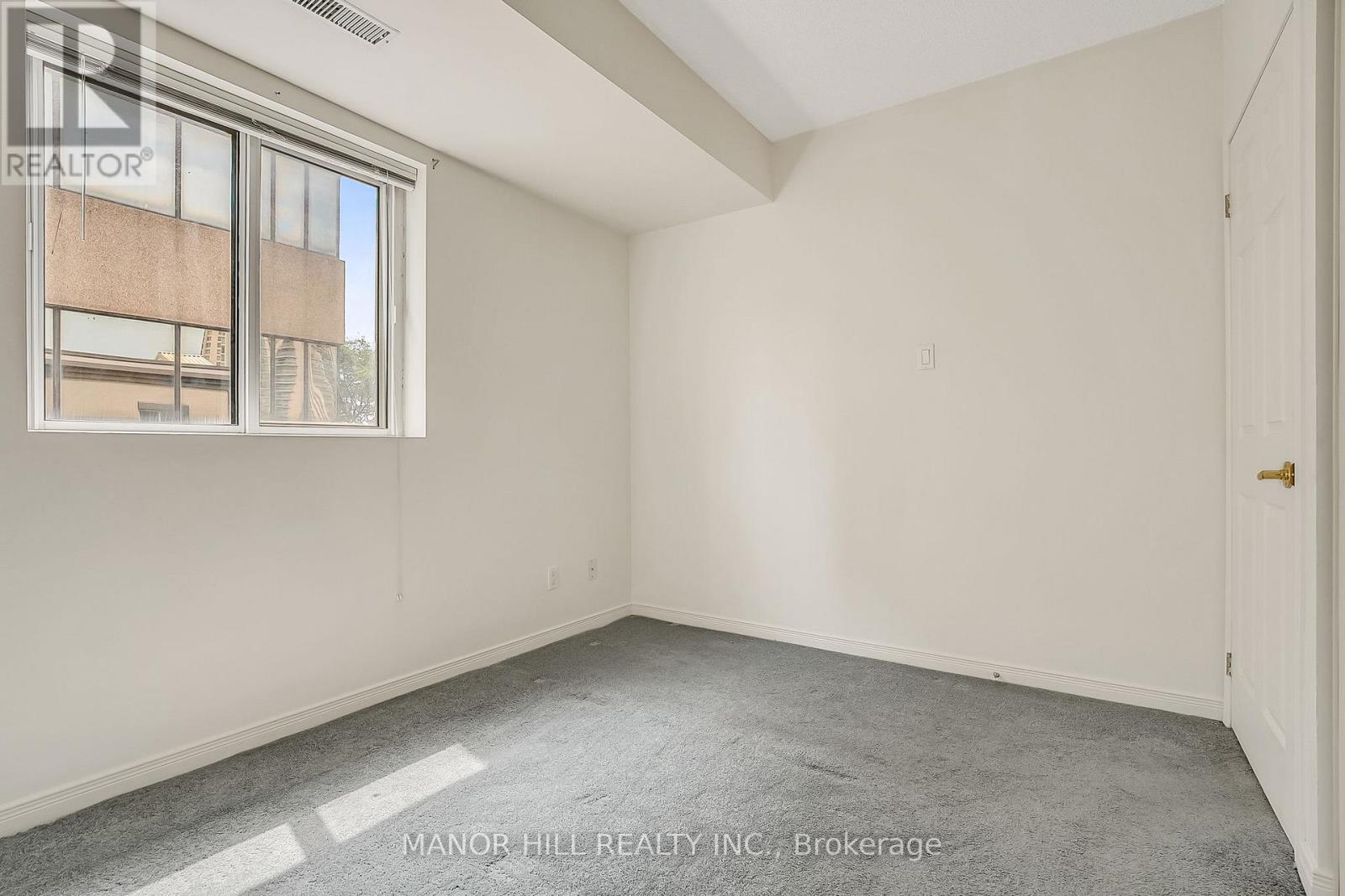 Photo 25 of 301 2351 Kennedy Road, Toronto ON