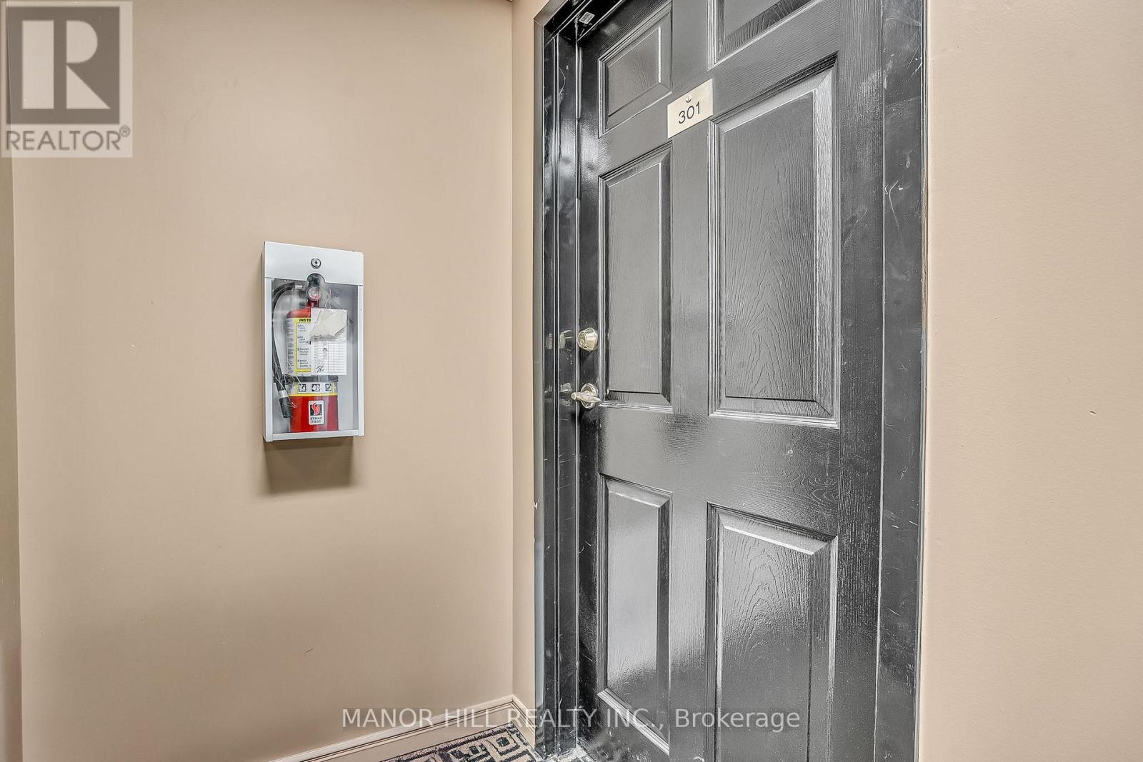 Photo 3 of 301 2351 Kennedy Road, Toronto ON
