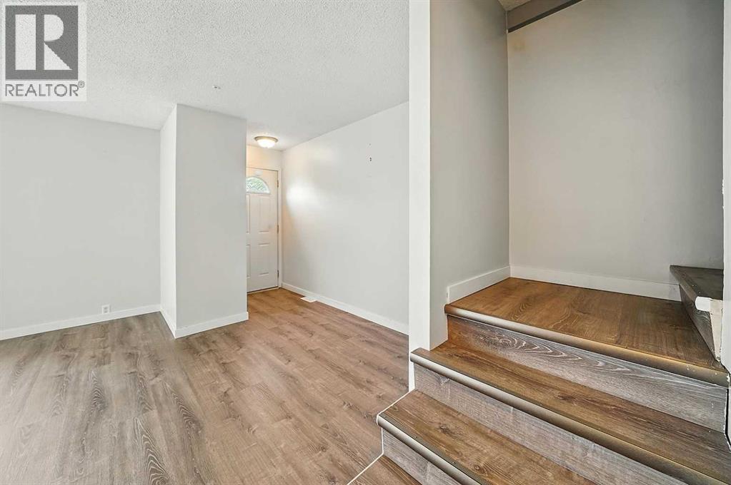 Photo 1 of 13 15 Stanton Street, Red Deer AB