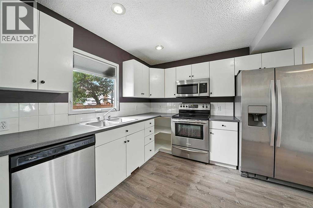Photo 7 of 13 15 Stanton Street, Red Deer AB