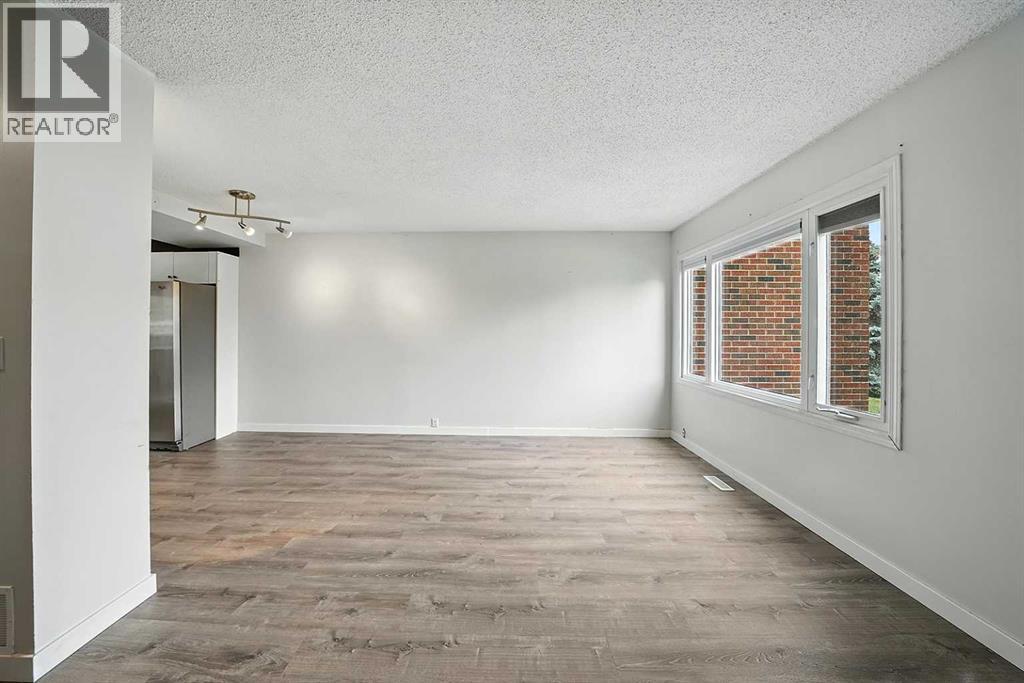 Photo 11 of 13 15 Stanton Street, Red Deer AB