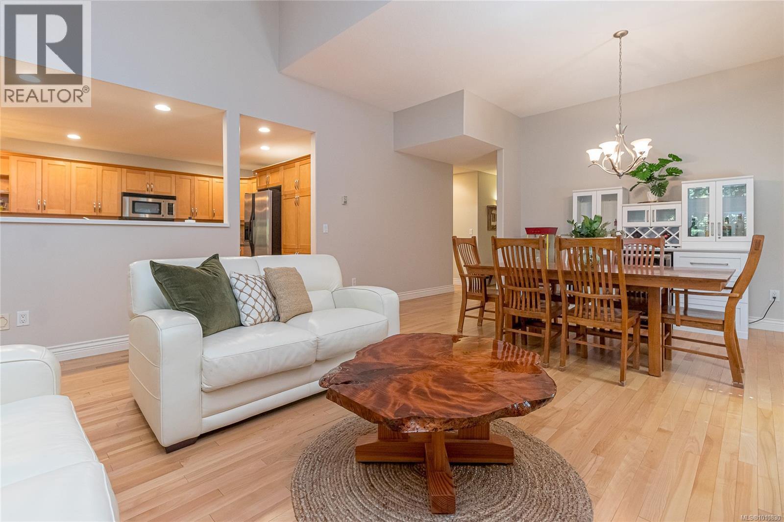 Photo 8 of 1283 Roberton Blvd, French Creek BC