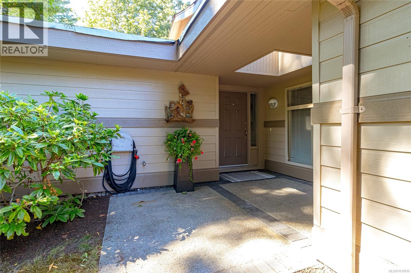 Photo 23 of 1283 Roberton Blvd, French Creek BC