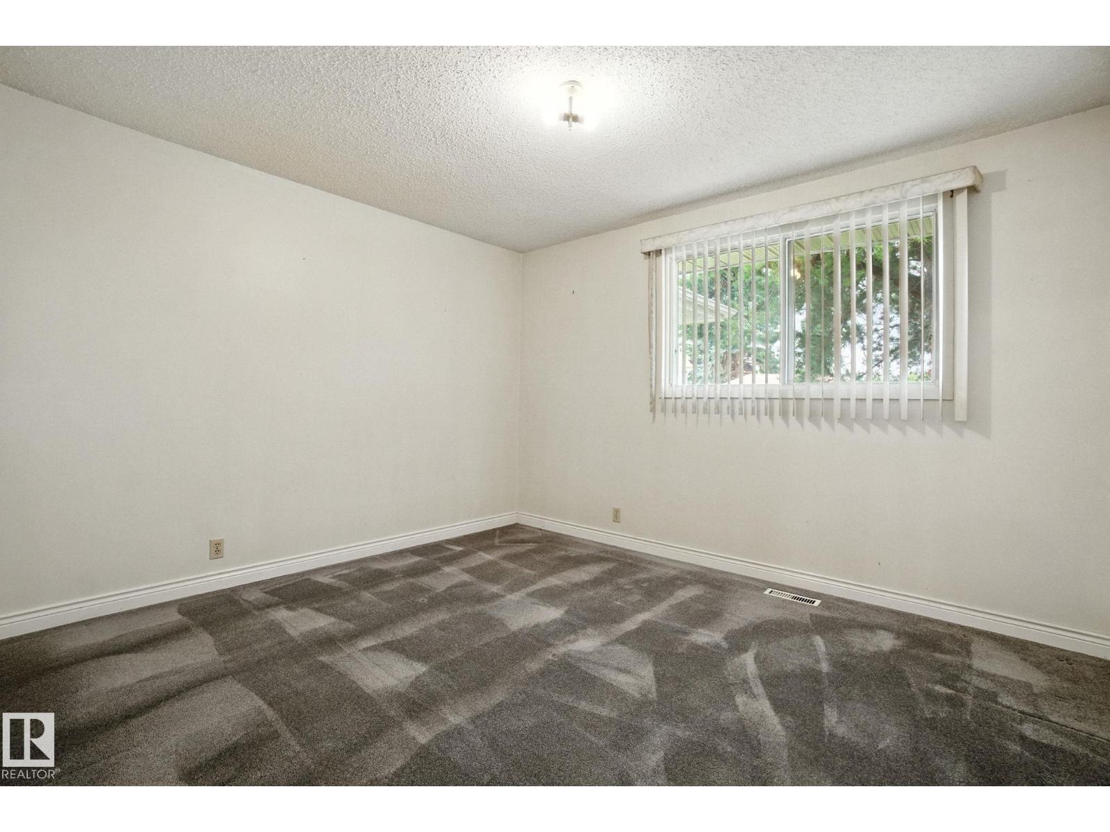 Photo 19 of 5501 54 Av, Beaumont AB