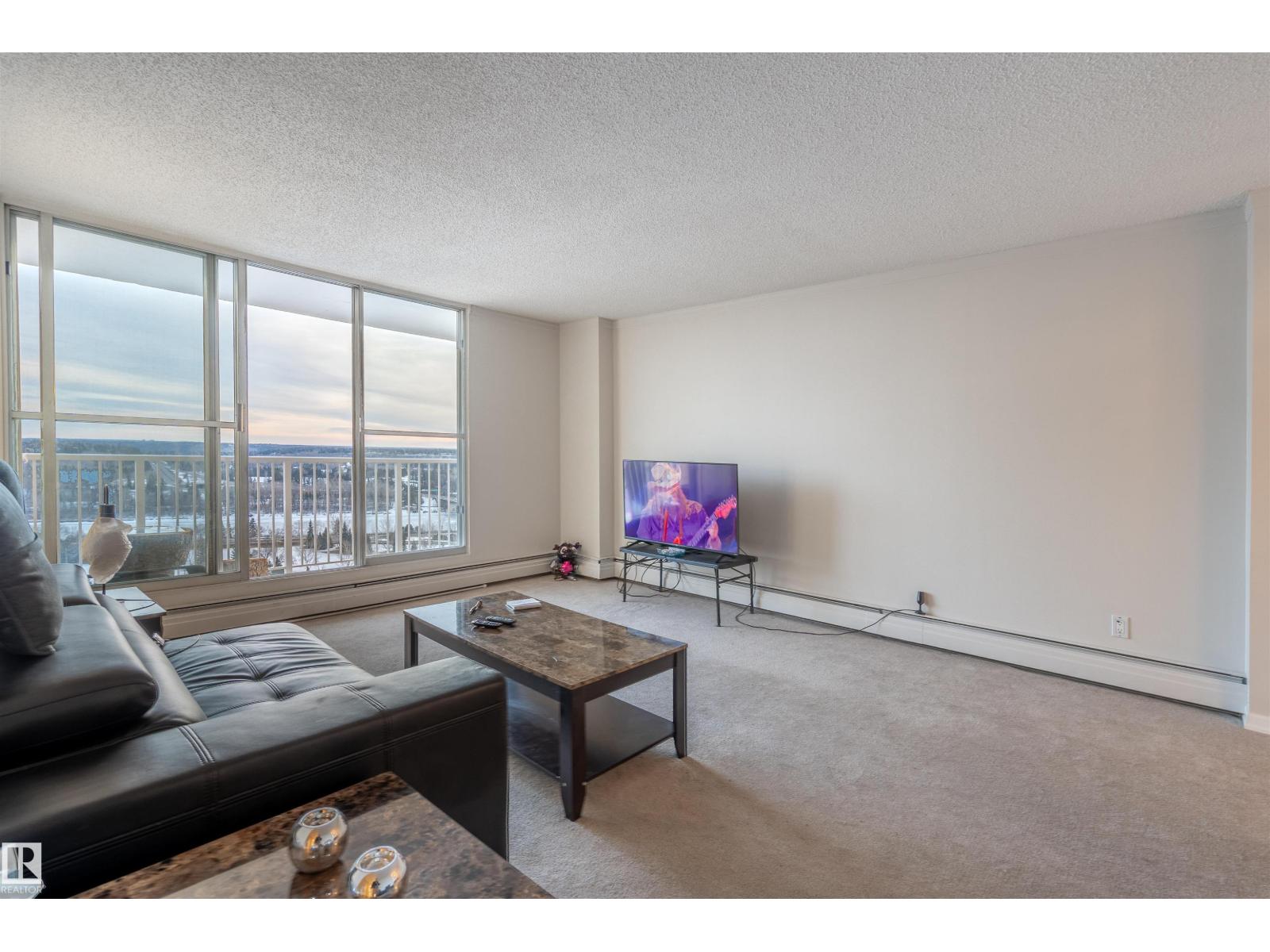 Photo 10 of 1007 12121 Jasper Av Nw, Edmonton AB
