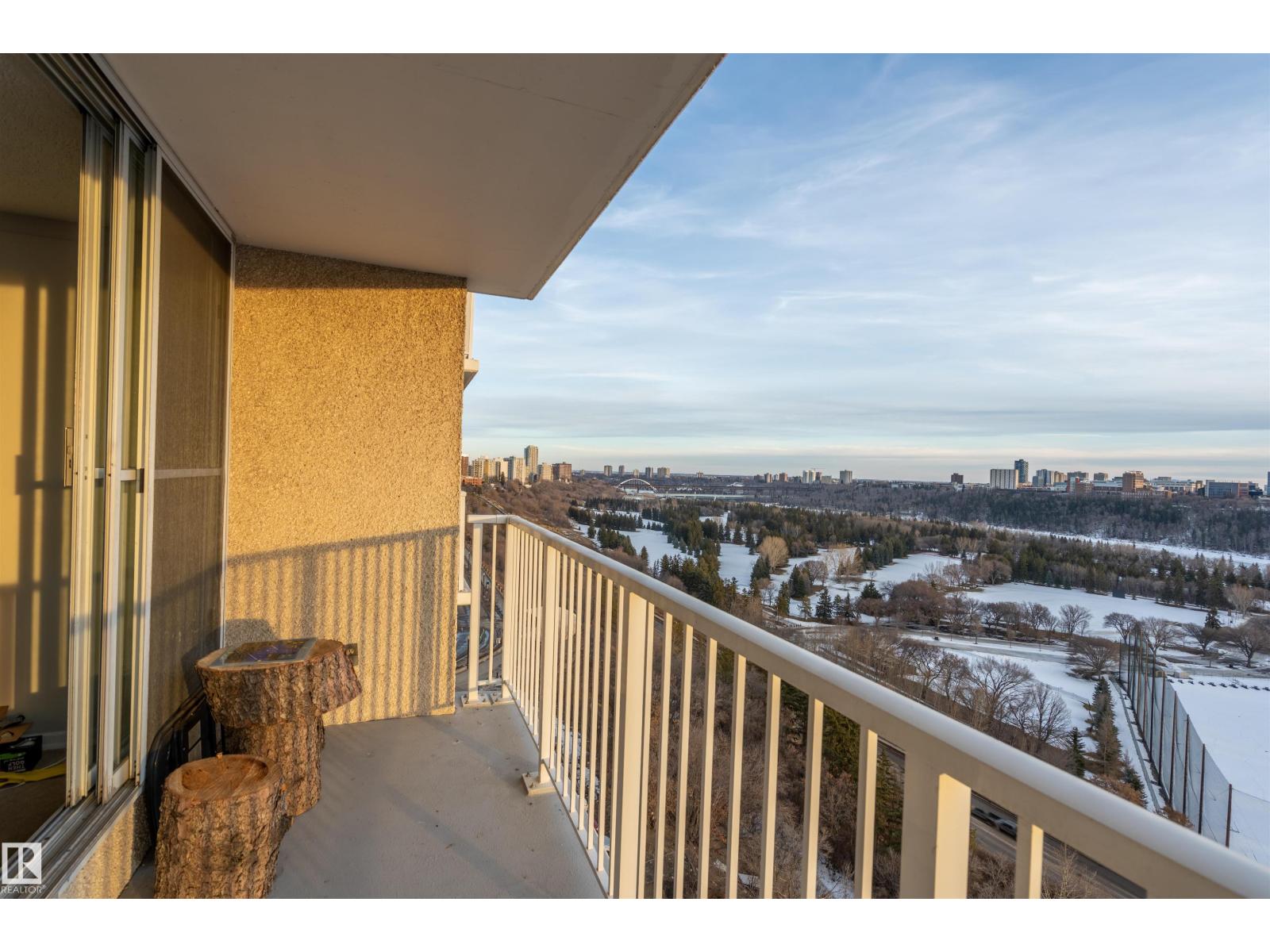 Photo 18 of 1007 12121 Jasper Av Nw, Edmonton AB