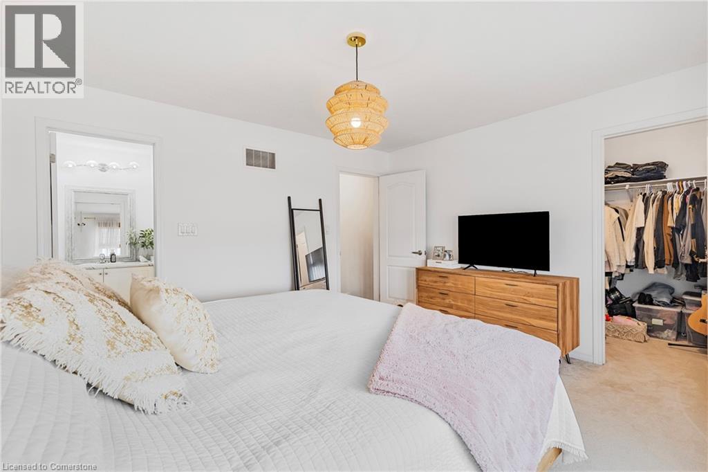 Photo 12 of 154 Maclachlan Avenue, Caledonia ON