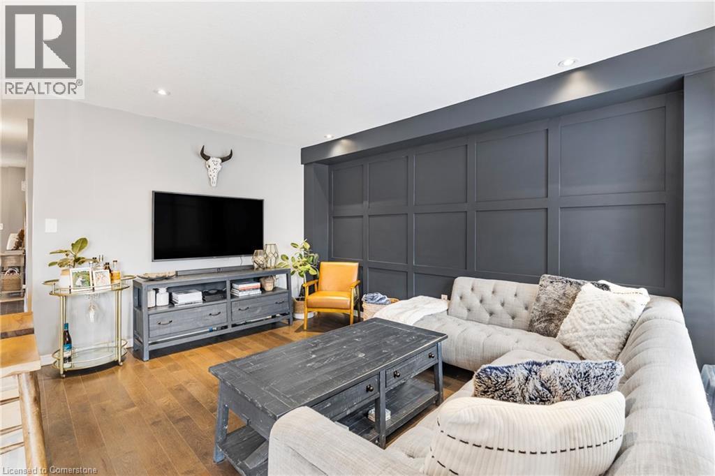 Photo 9 of 154 Maclachlan Avenue, Caledonia ON