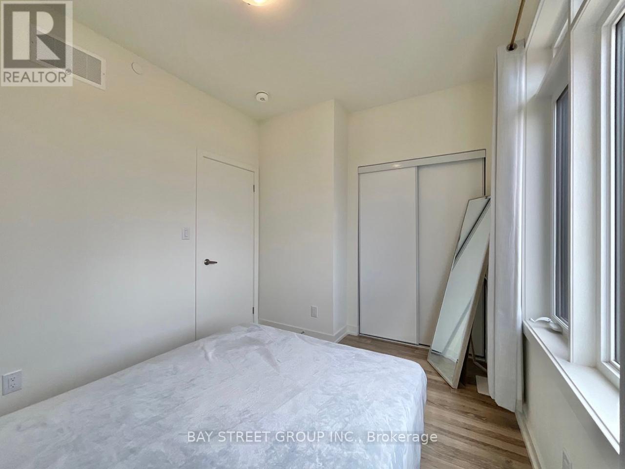 Photo 13 of 12 370 G Red Maple Road, Richmond Hill ON