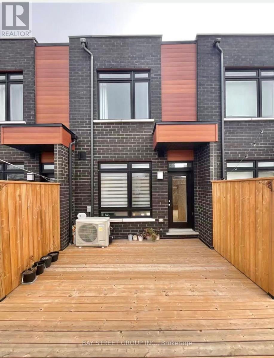 Photo 20 of 12 370 G Red Maple Road, Richmond Hill ON