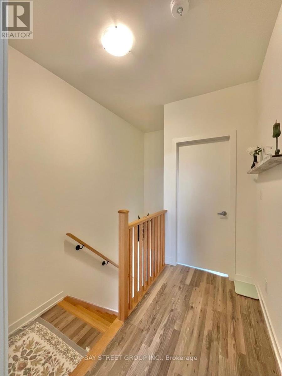 Photo 19 of 12 370 G Red Maple Road, Richmond Hill ON