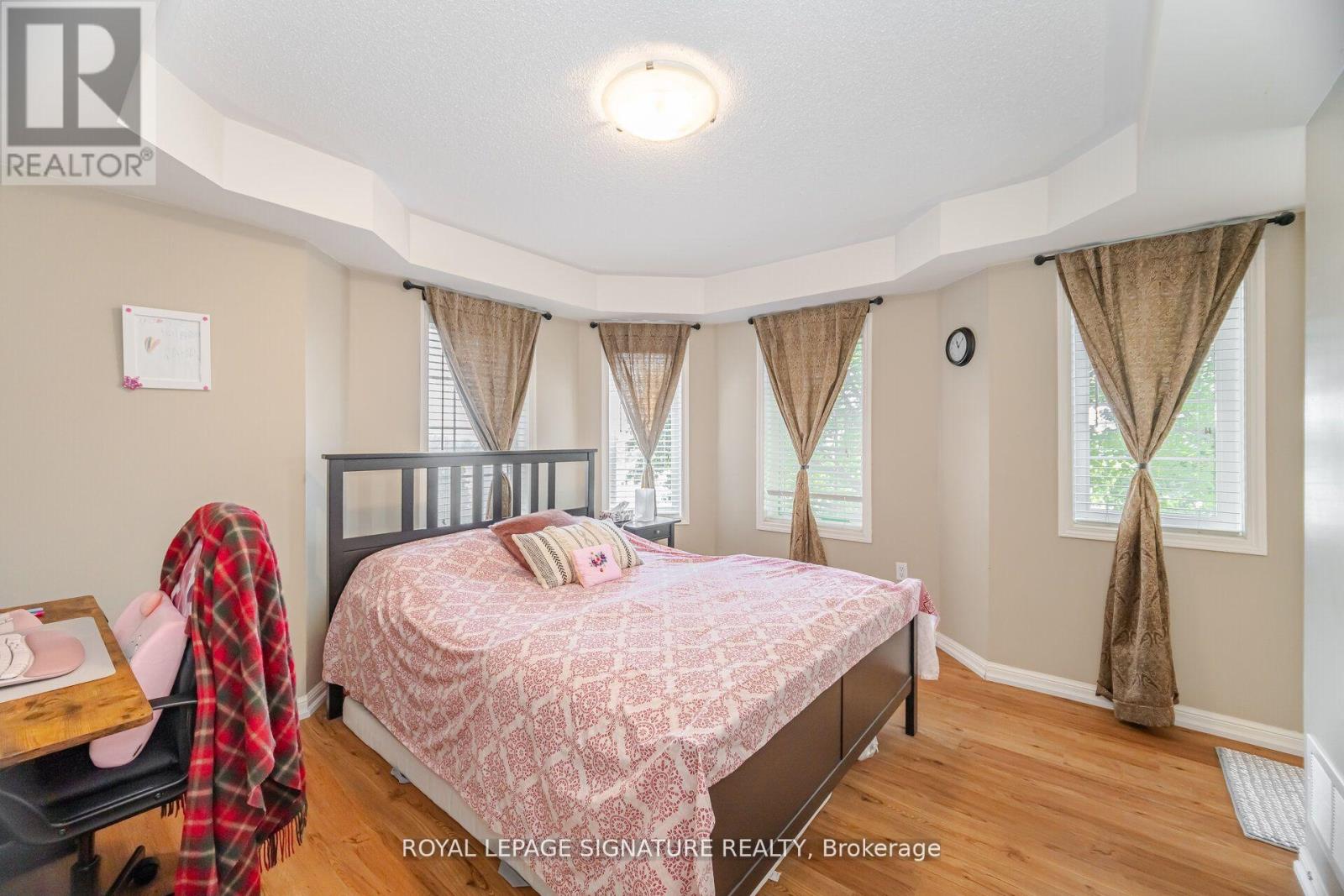 Photo 12 of 1 613 Dundas Street, Mississauga ON