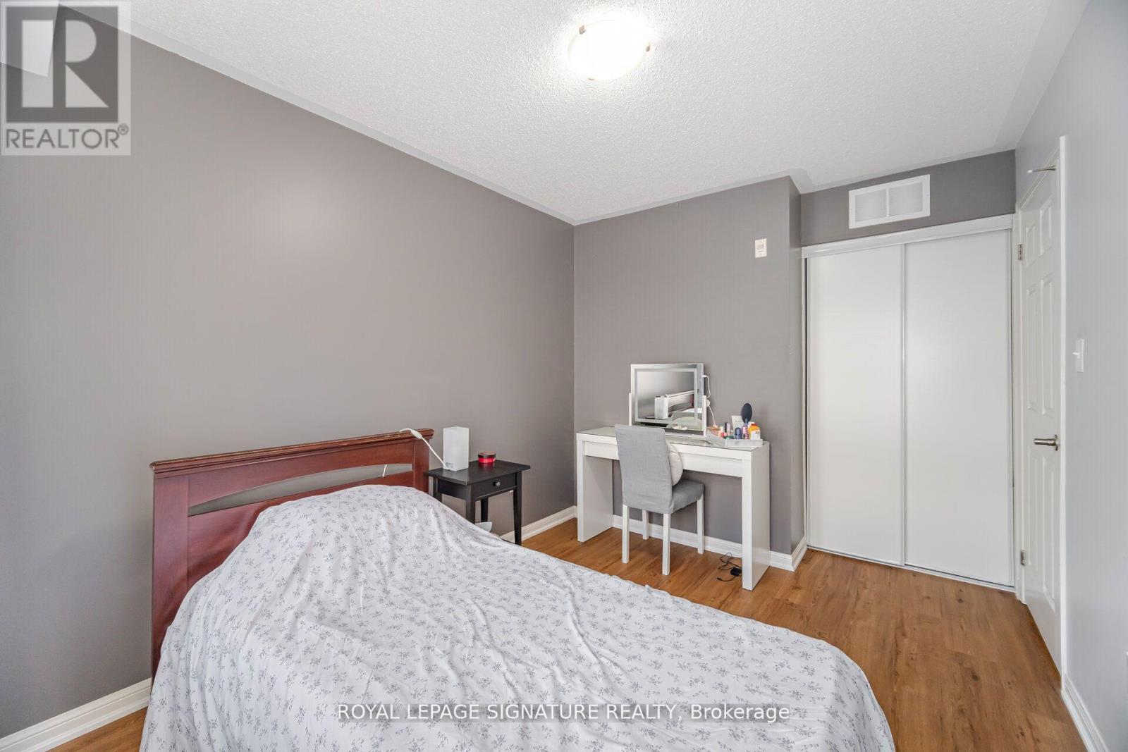 Photo 15 of 1 613 Dundas Street, Mississauga ON
