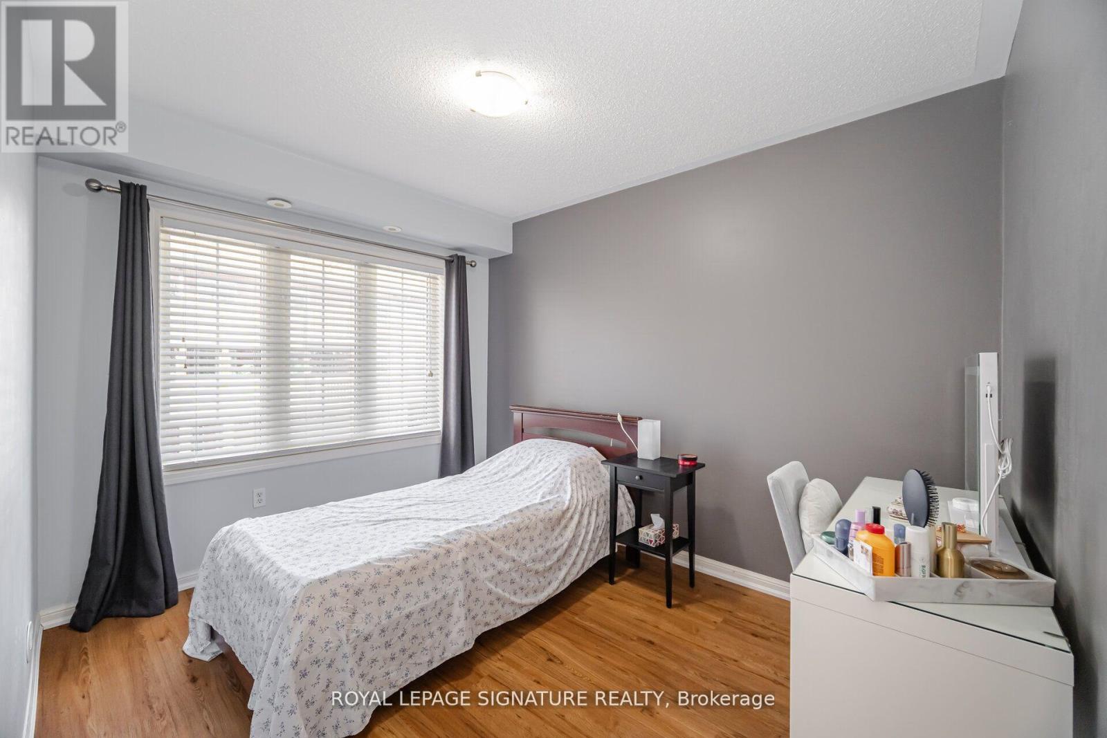 Photo 14 of 1 613 Dundas Street, Mississauga ON