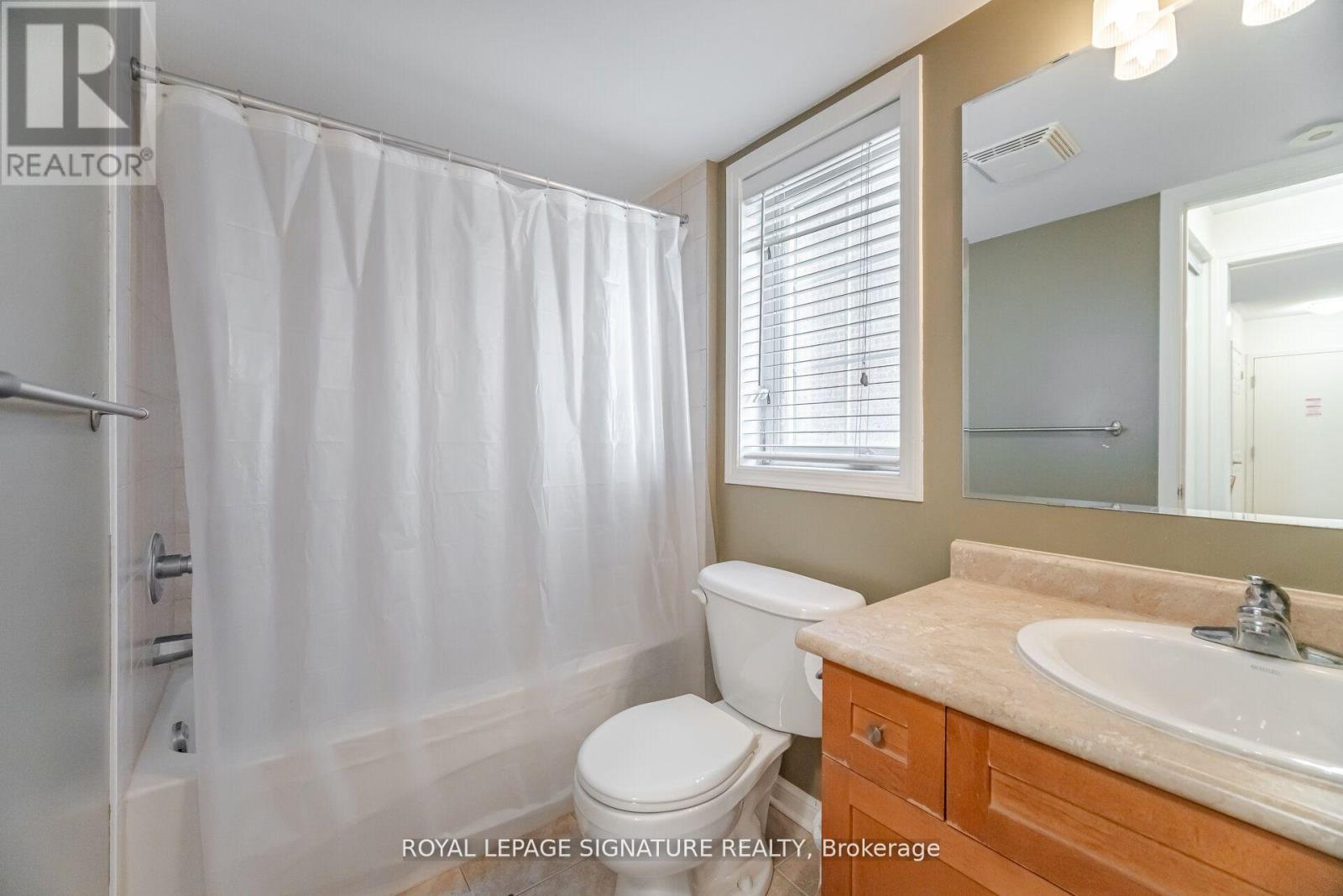 Photo 16 of 1 613 Dundas Street, Mississauga ON