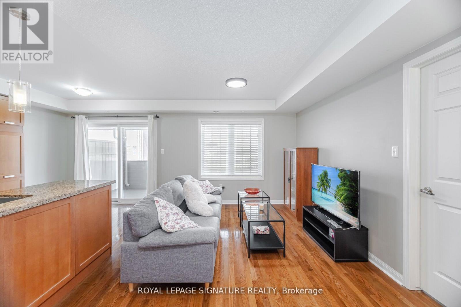 Photo 6 of 1 613 Dundas Street, Mississauga ON