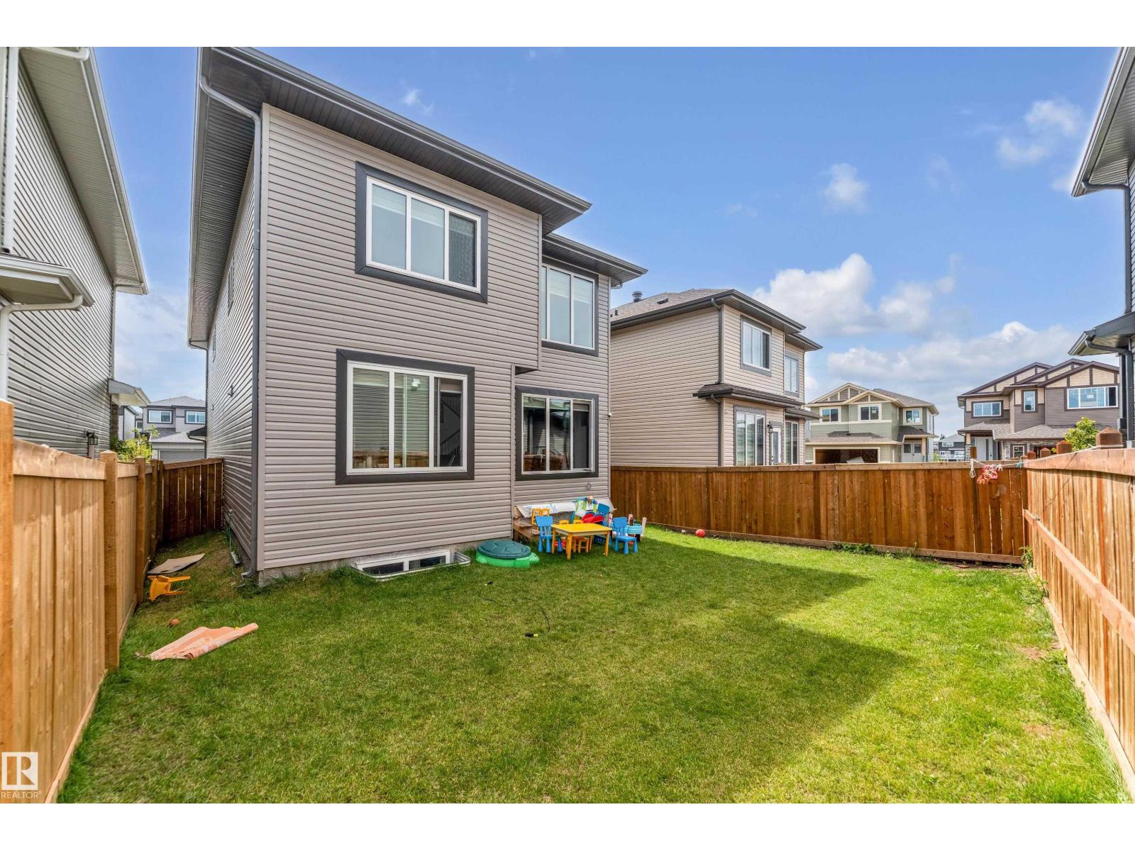 Photo 6 of 449 Roberts Cr, Leduc AB