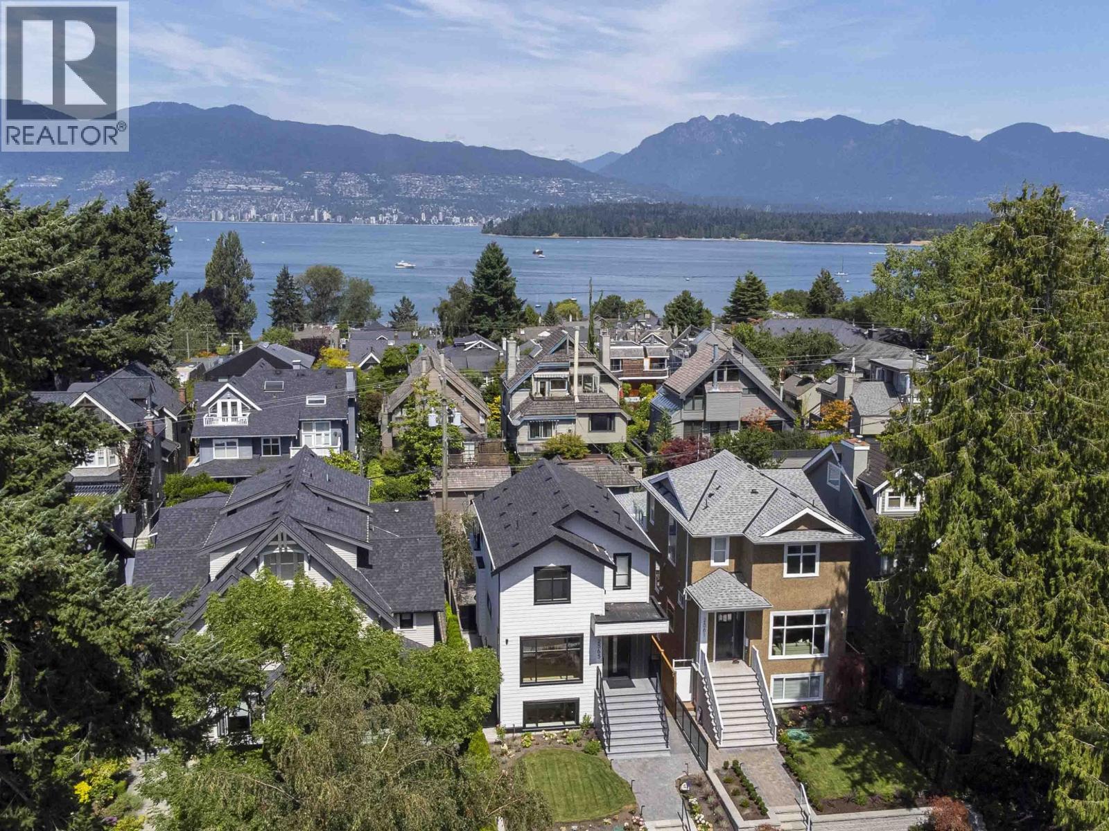 Photo 25 of 2561 W 2nd Avenue, Vancouver BC