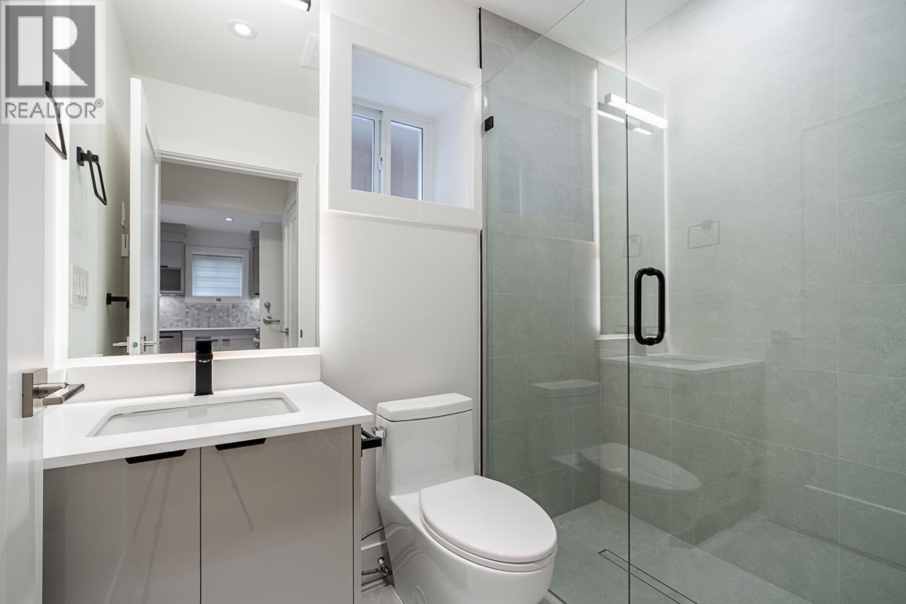 Photo 8 of 2561 W 2nd Avenue, Vancouver BC