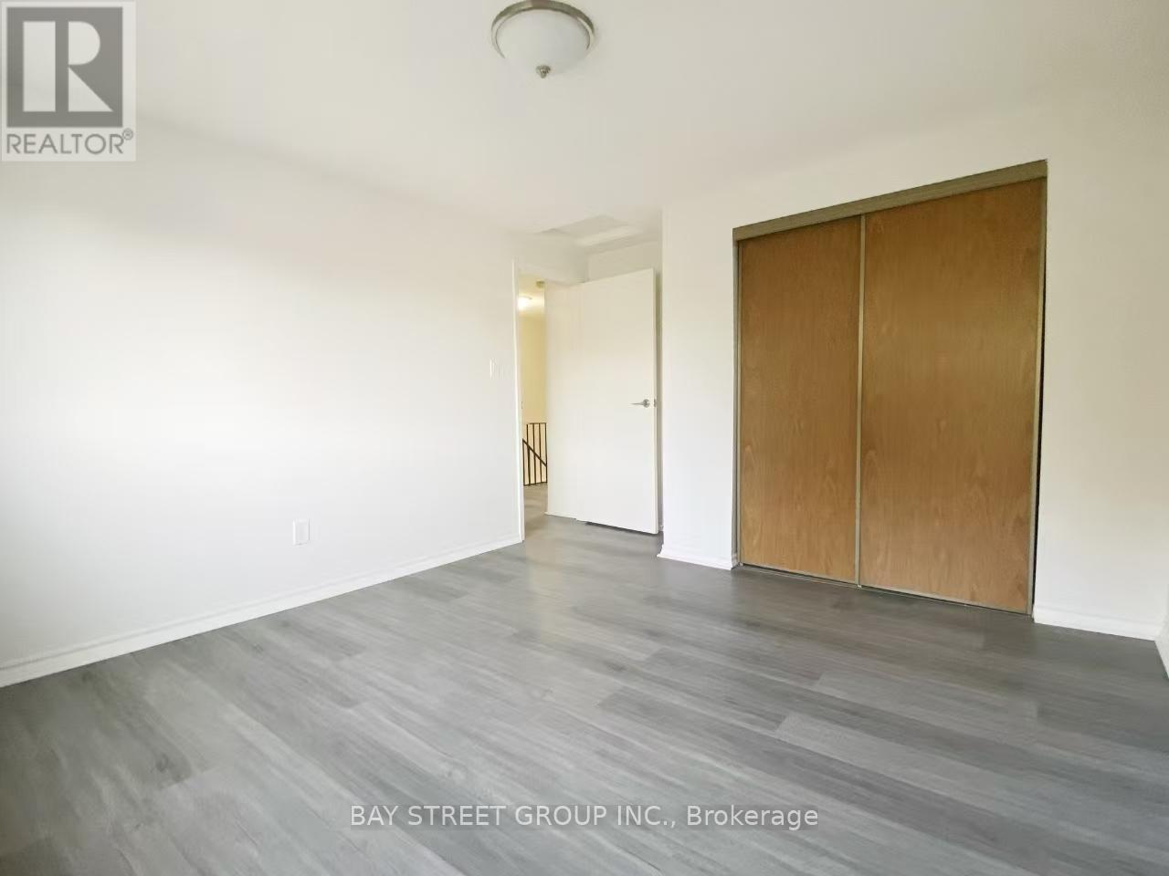 Photo 12 of 68 Hendon Road, Markham ON