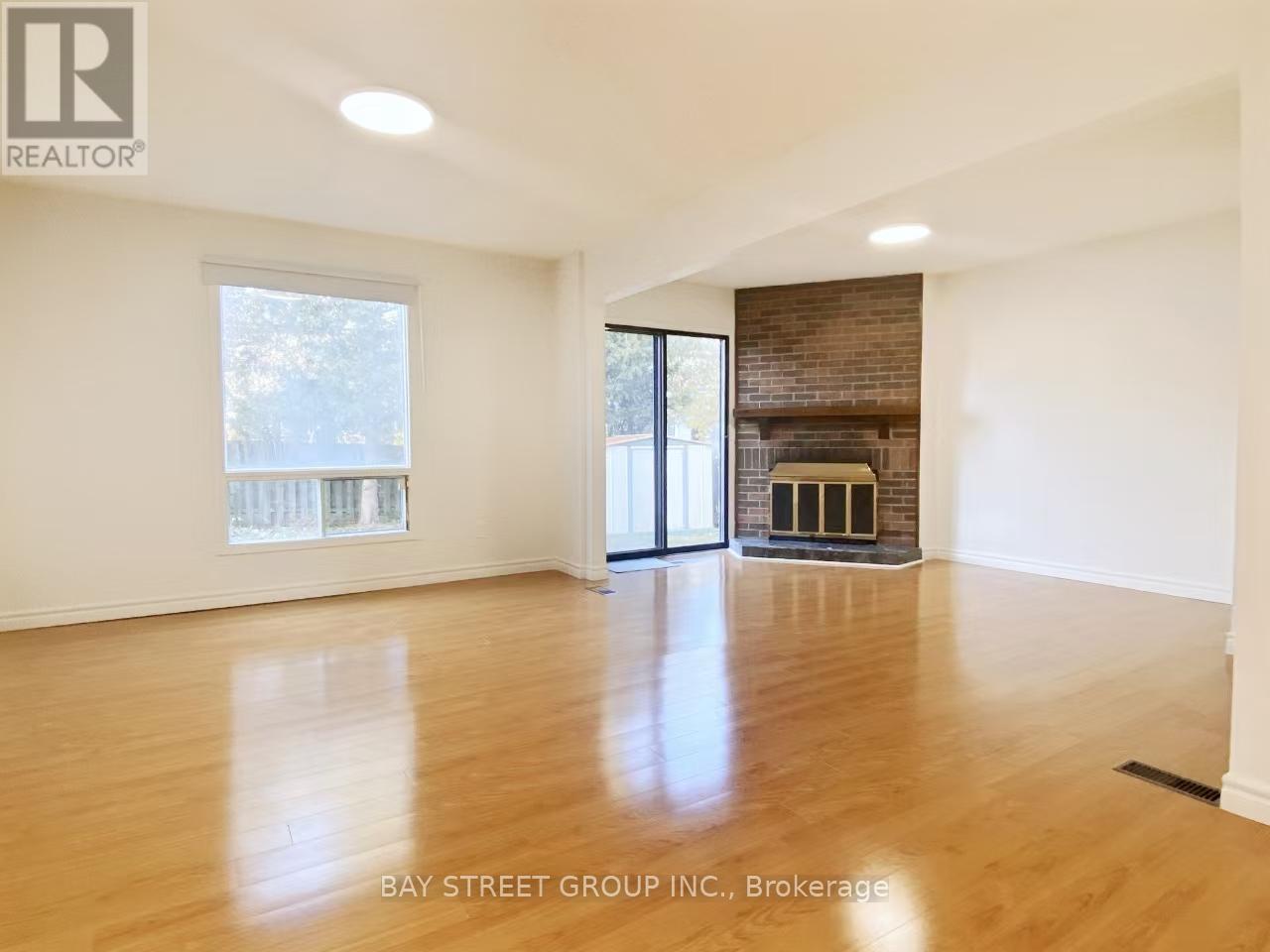 Photo 3 of 68 Hendon Road, Markham ON