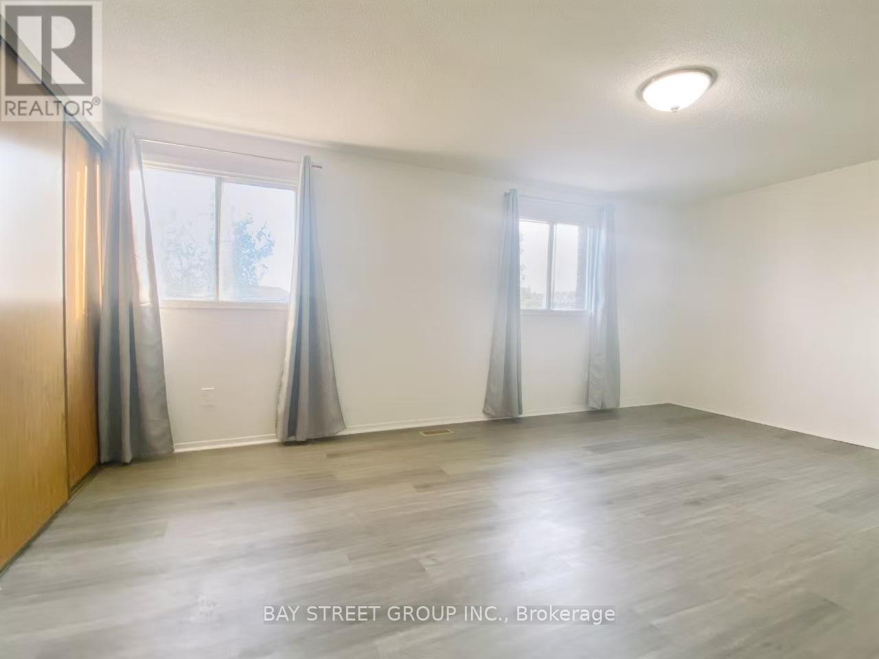 Photo 8 of 68 Hendon Road, Markham ON