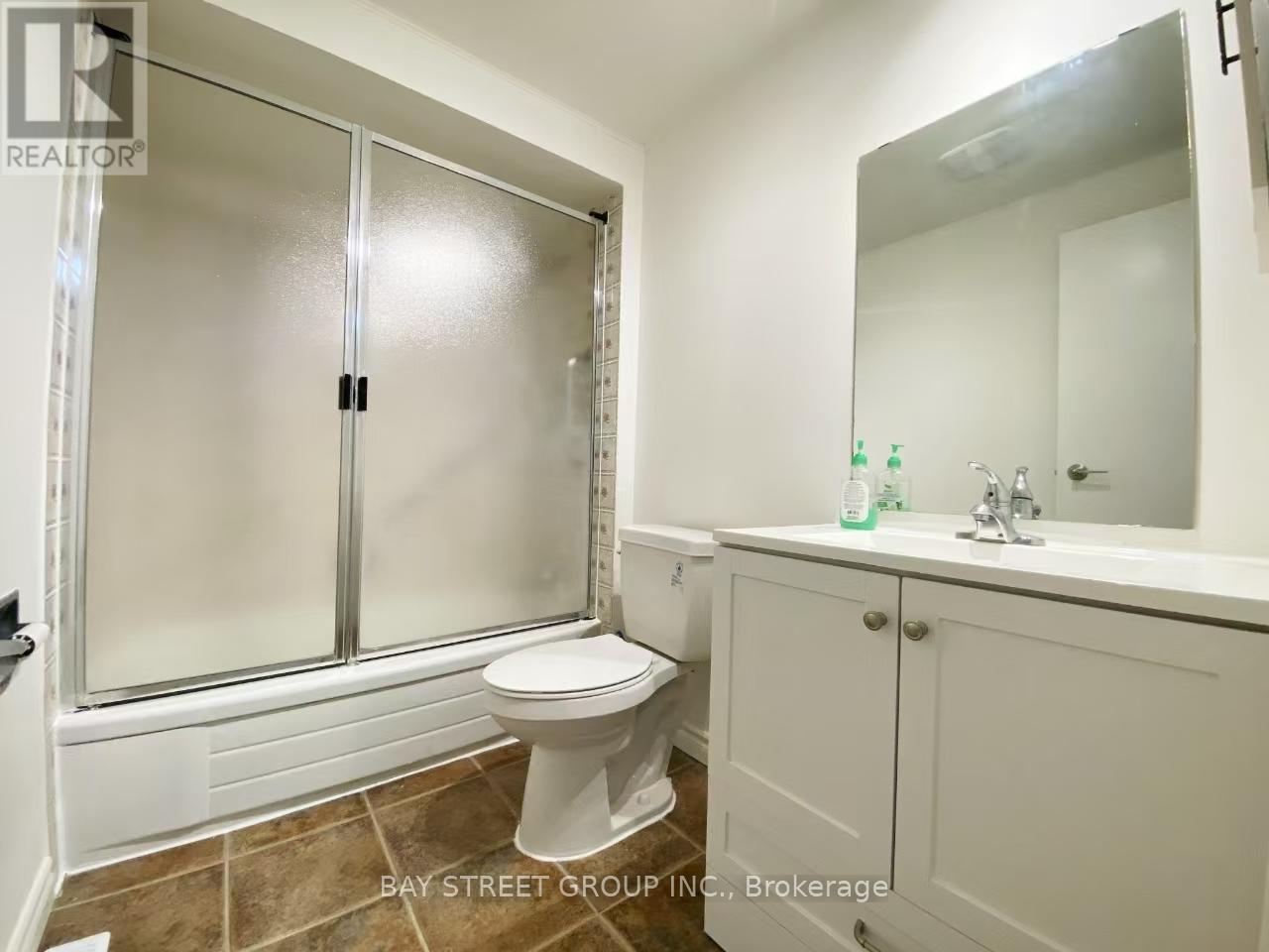Photo 9 of 68 Hendon Road, Markham ON