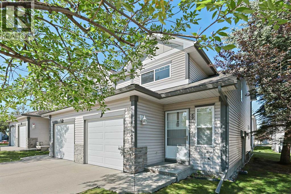 Single Family House for Sale in  Millview Green SW Millrise Calgary 