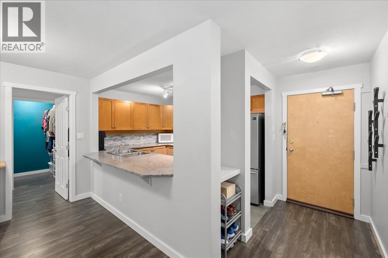 Photo 8 of 207 15 Smokey Smith Place, New Westminster BC