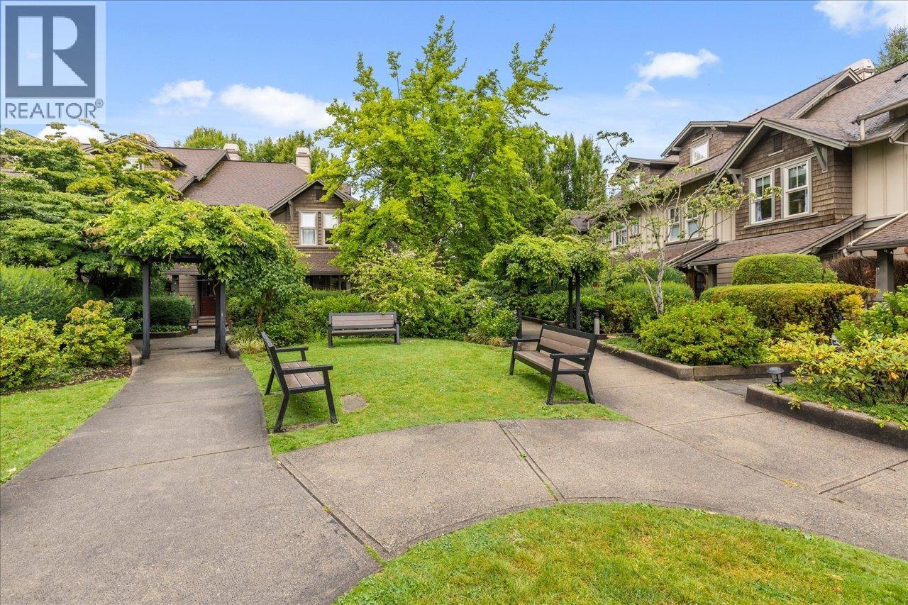 Photo 27 of 207 15 Smokey Smith Place, New Westminster BC