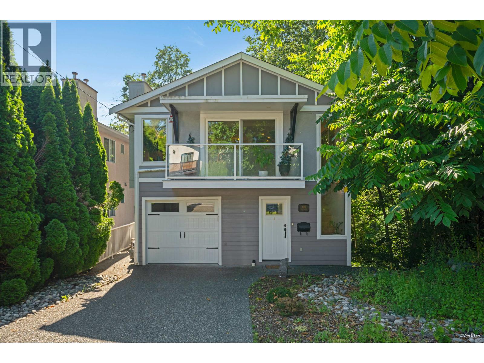 Photo 1 of 1911 Mahon Avenue, North Vancouver BC