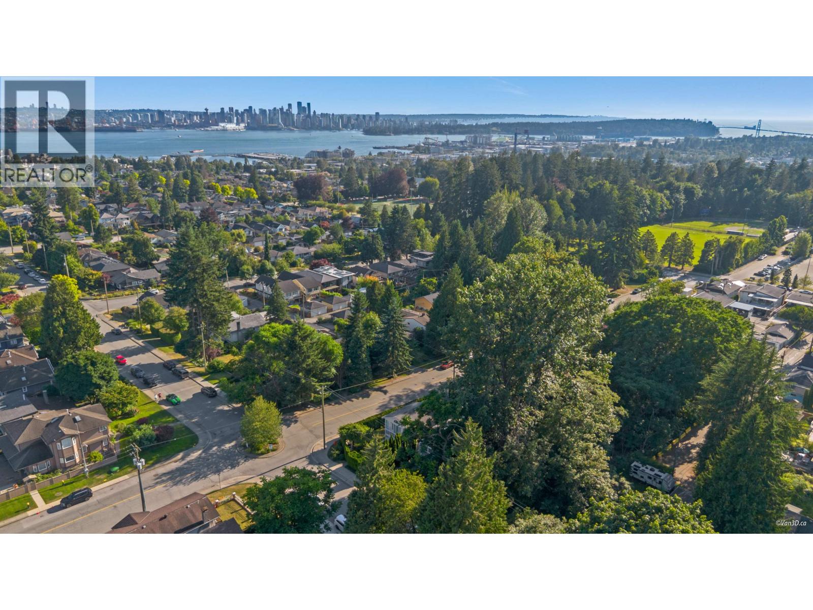Photo 35 of 1911 Mahon Avenue, North Vancouver BC