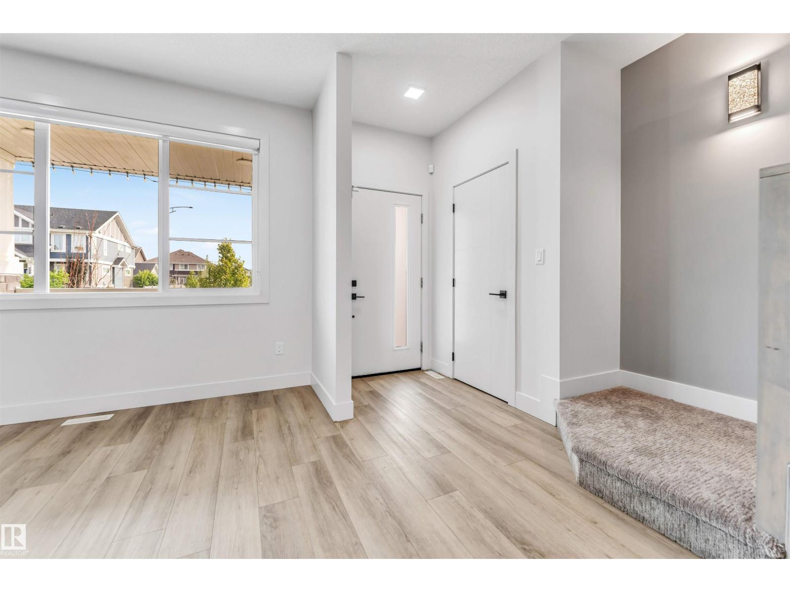 Photo 13 of 576 Glenridding Ravine Dr Sw, Edmonton AB