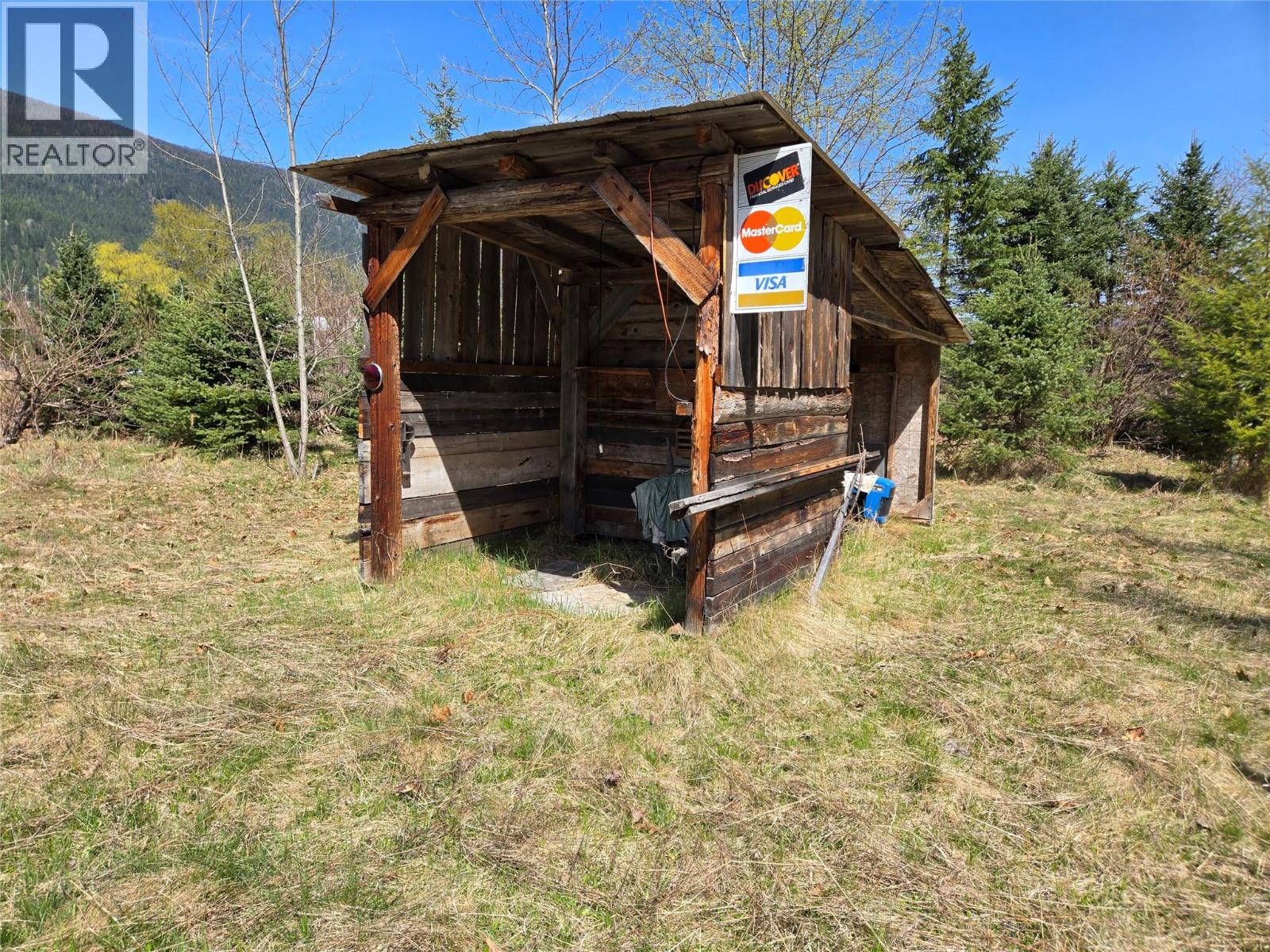 Photo 5 of 6268 Picard Road, Appledale BC