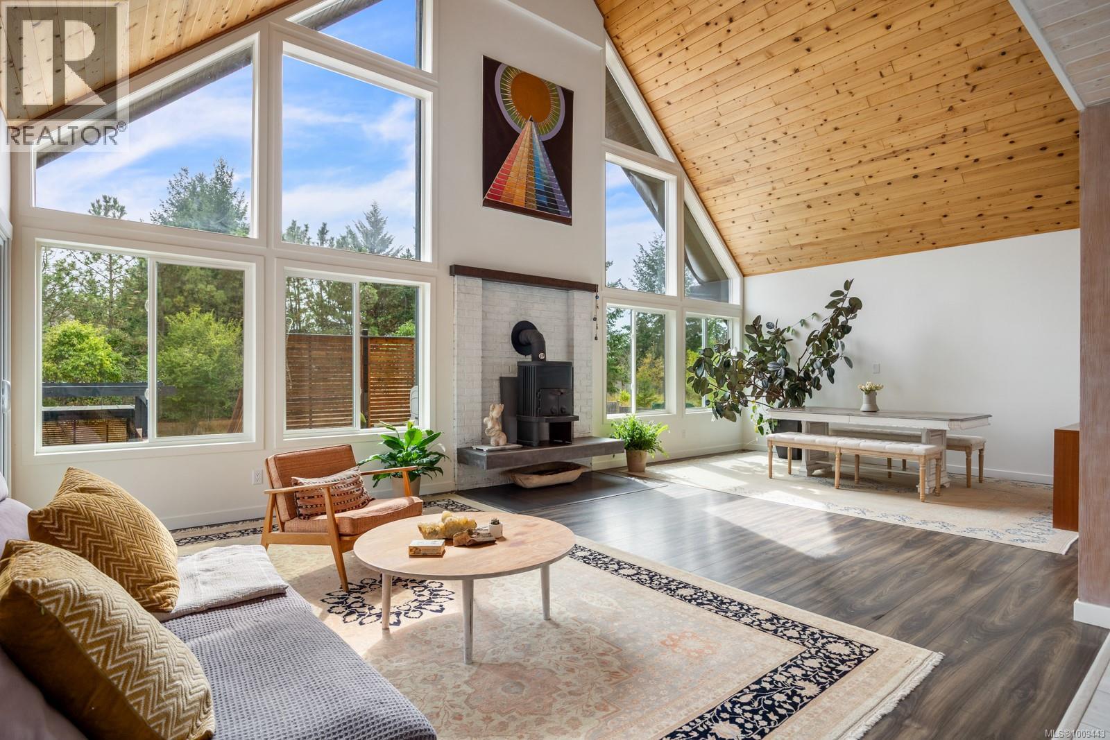 1975 Clamshell Dr, Gabriola Island