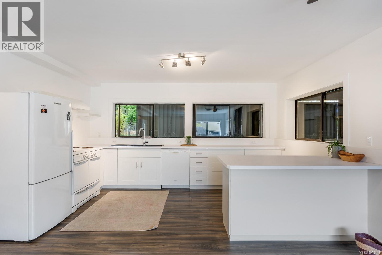 1975 Clamshell Dr, Gabriola Island