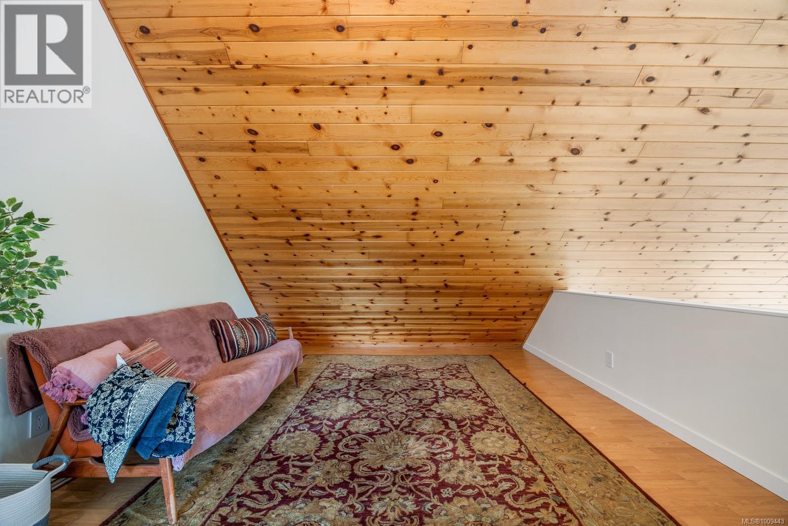 1975 Clamshell Dr, Gabriola Island