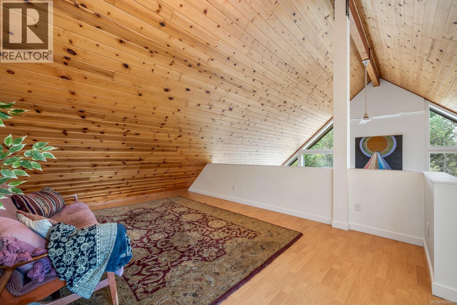 1975 Clamshell Dr, Gabriola Island