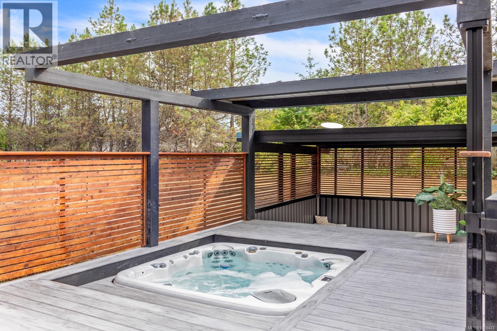 1975 Clamshell Dr, Gabriola Island