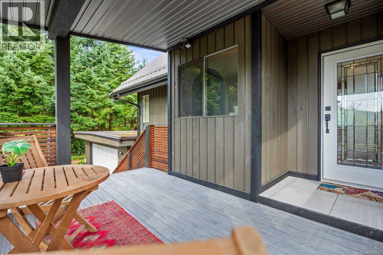 1975 Clamshell Dr, Gabriola Island