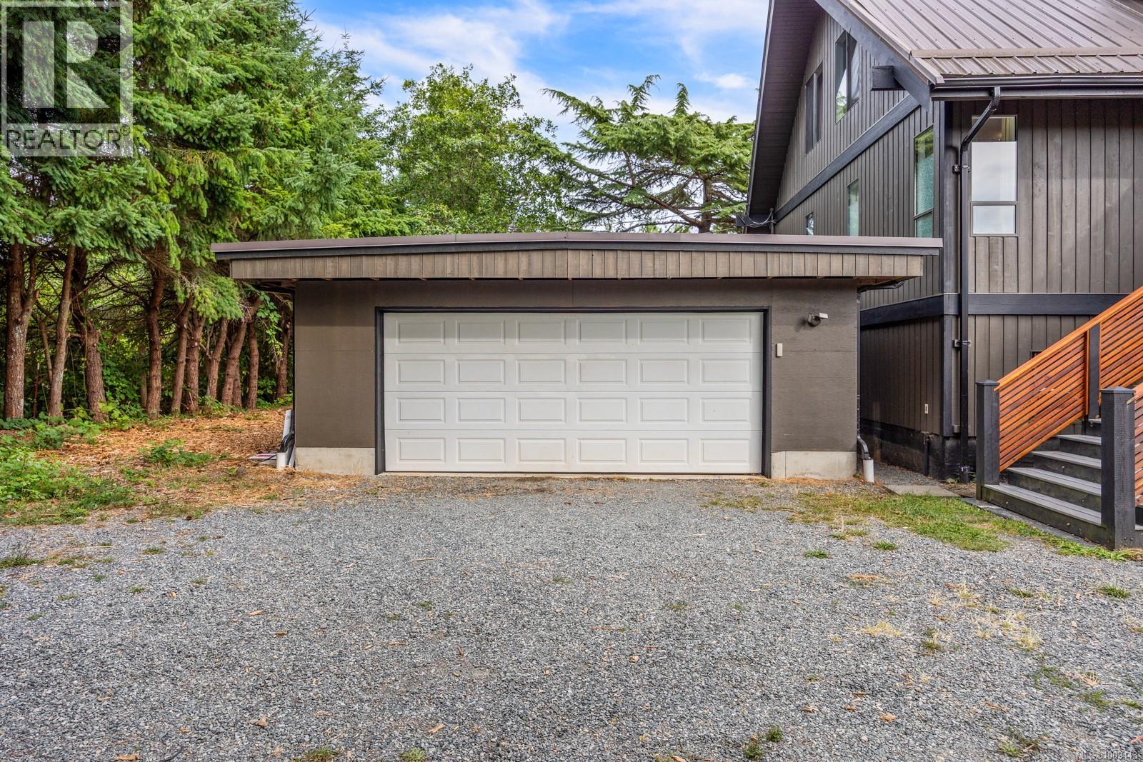 1975 Clamshell Dr, Gabriola Island