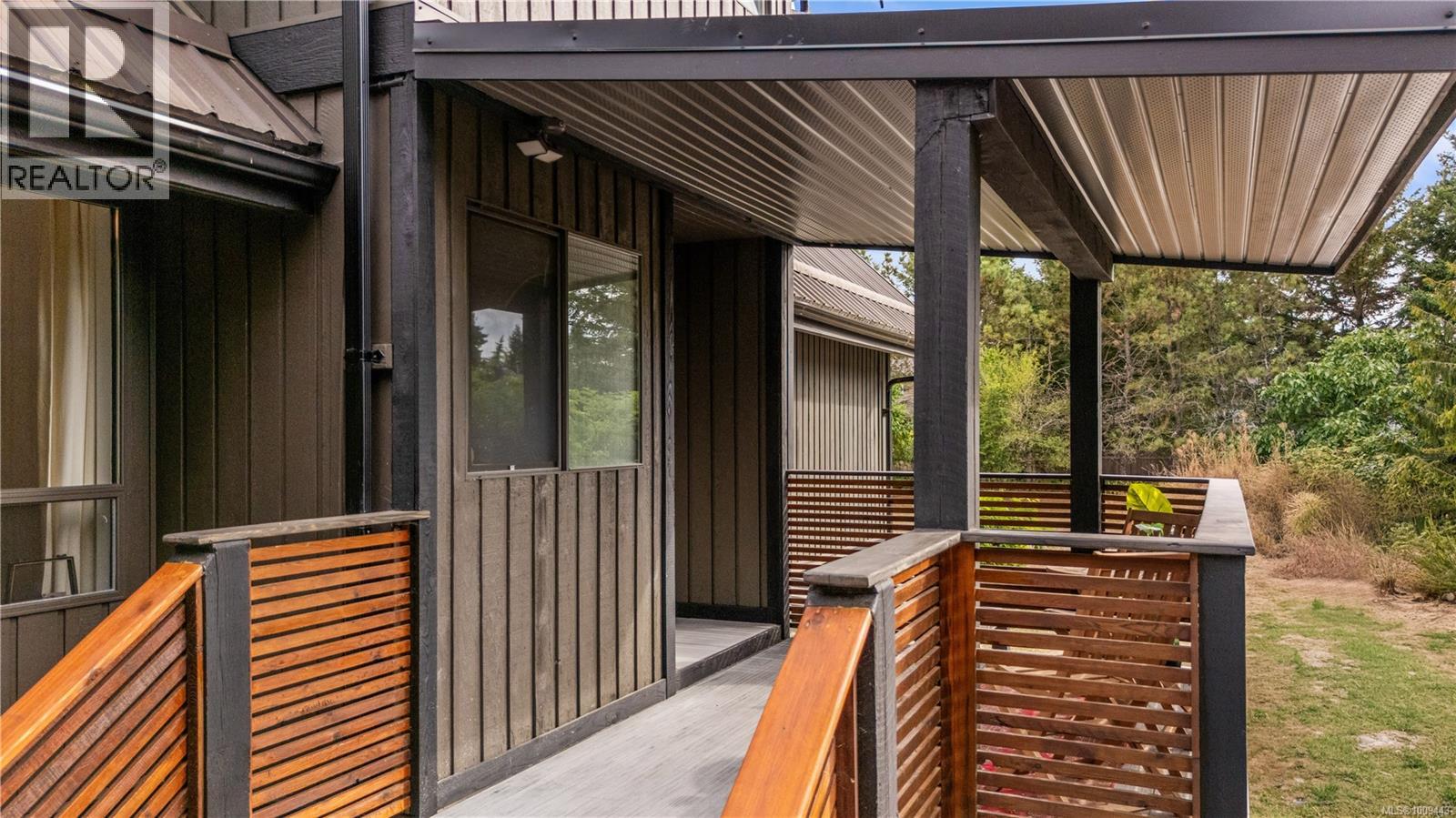 1975 Clamshell Dr, Gabriola Island